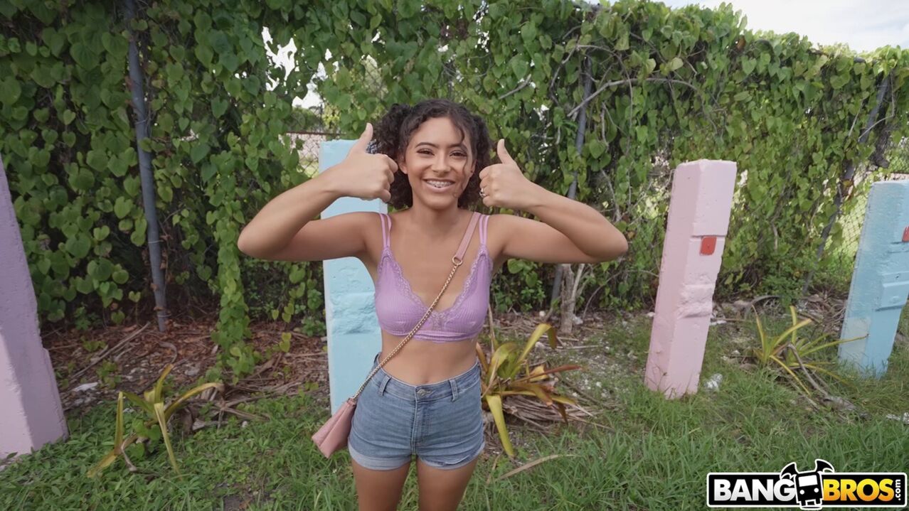 Cute Girl Gets Fucked For Cash