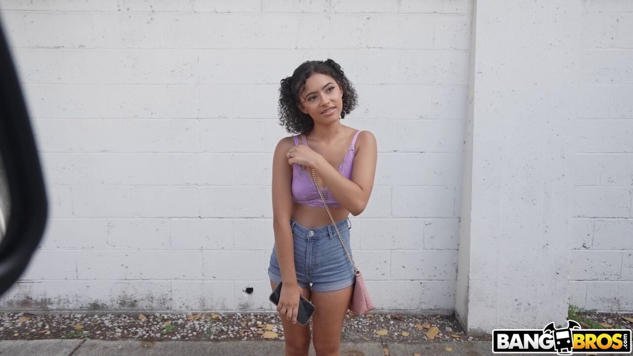 Cute Girl Gets Fucked For Cash