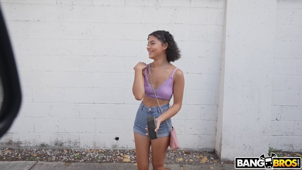 Cute Girl Gets Fucked For Cash