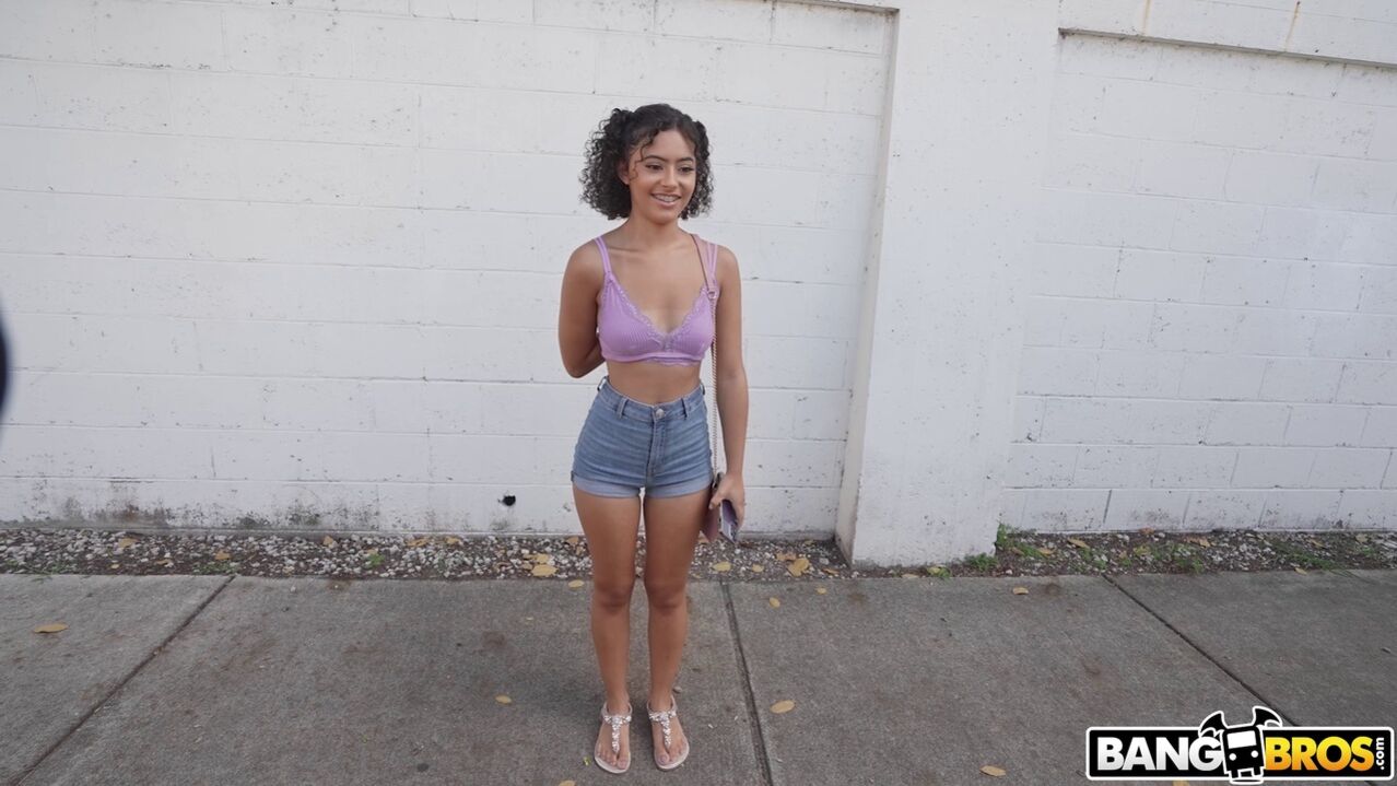 Cute Girl Gets Fucked For Cash