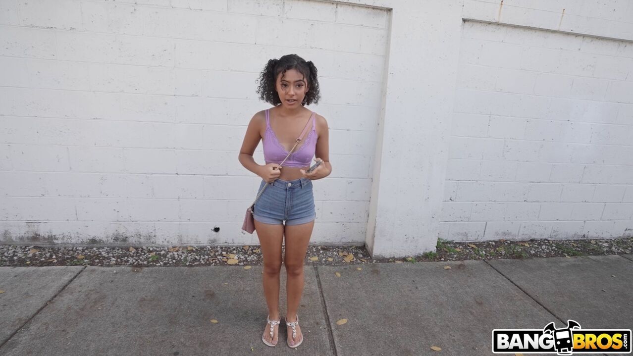 Cute Girl Gets Fucked For Cash