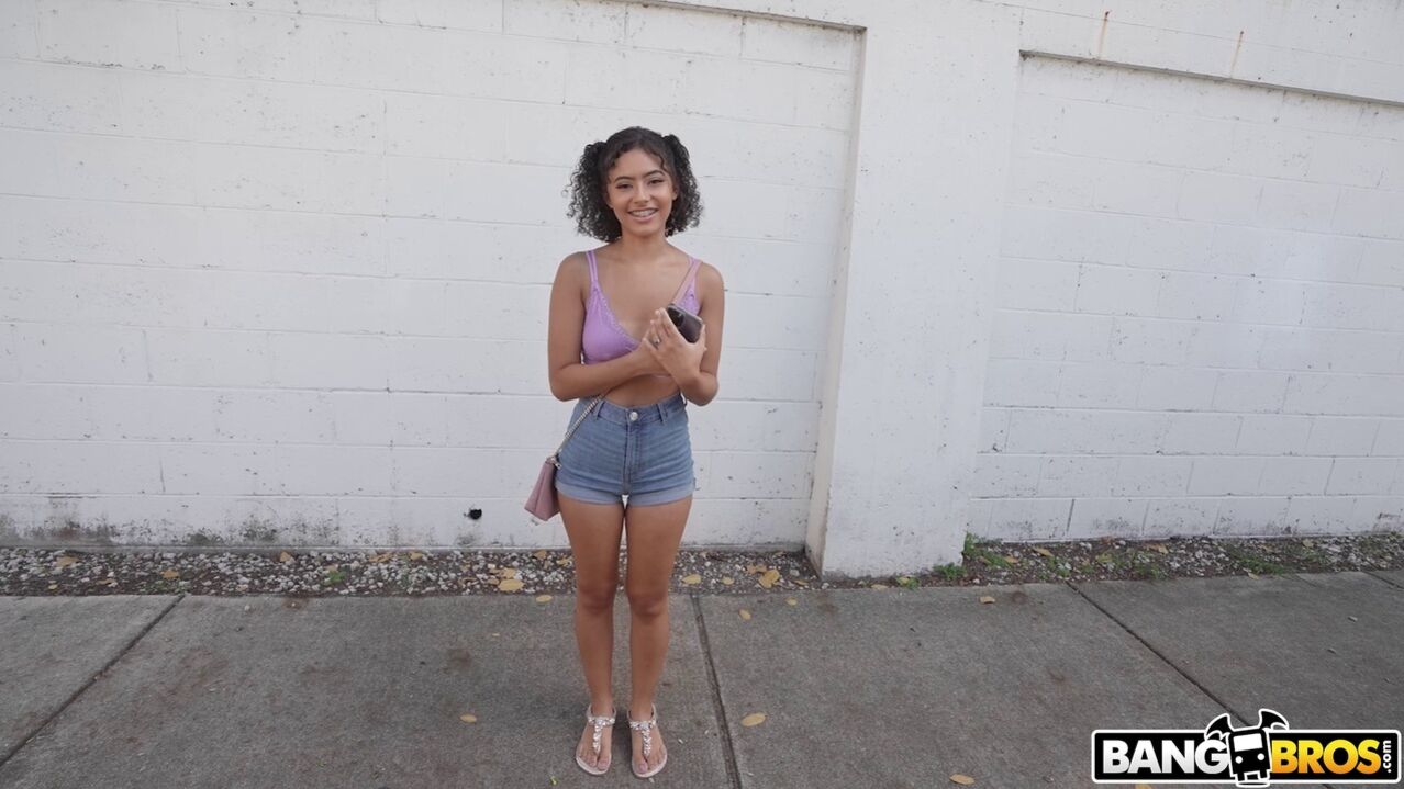 Cute Girl Gets Fucked For Cash