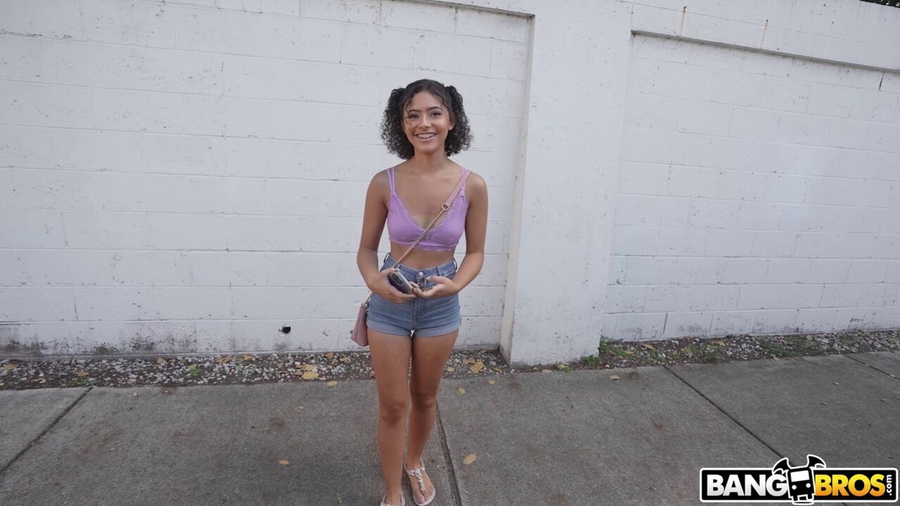 Cute Girl Gets Fucked For Cash