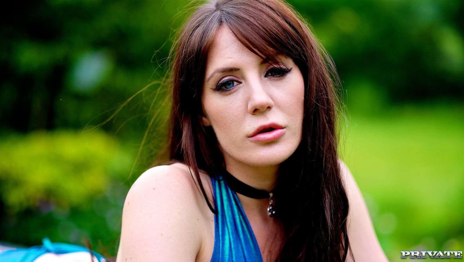 Rich Daddy’s Girl Samantha Bentley Loves Outdoor Fucking