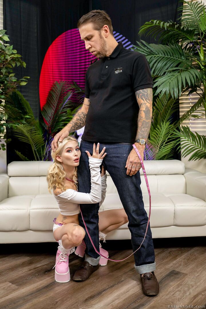 EMMA ROSIE Submits To Dominant Bryan