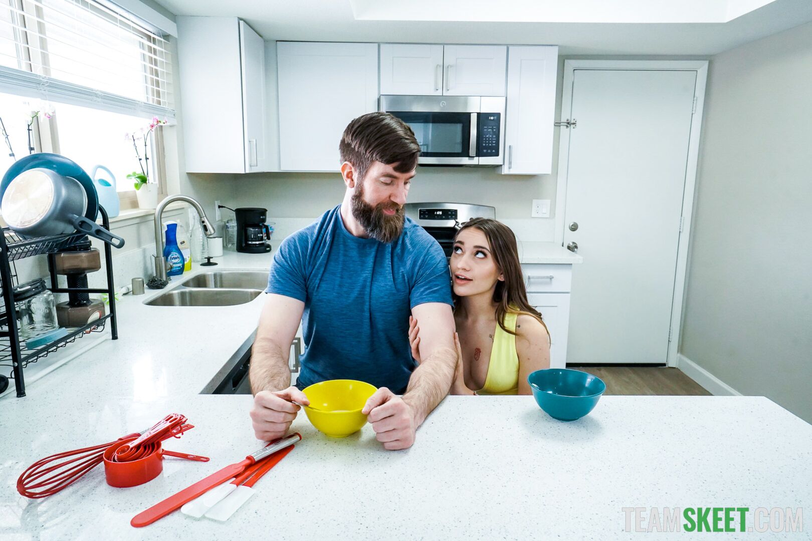 An Exxxtra Small Meal