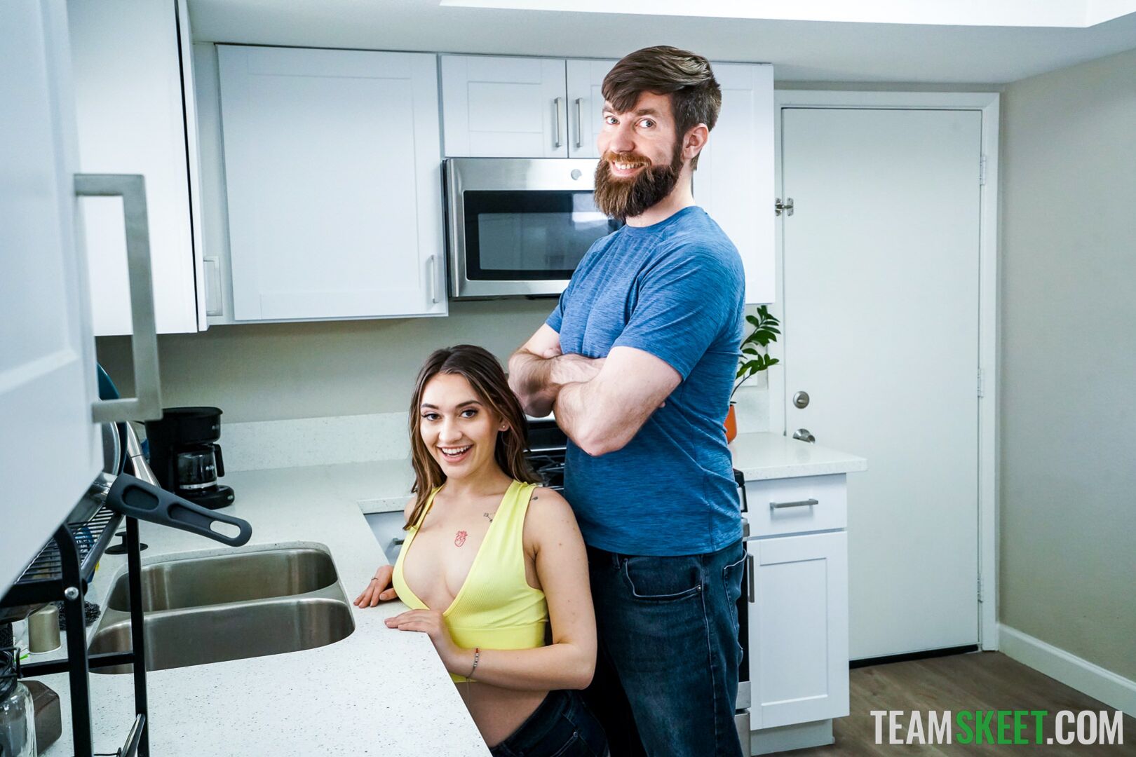 An Exxxtra Small Meal