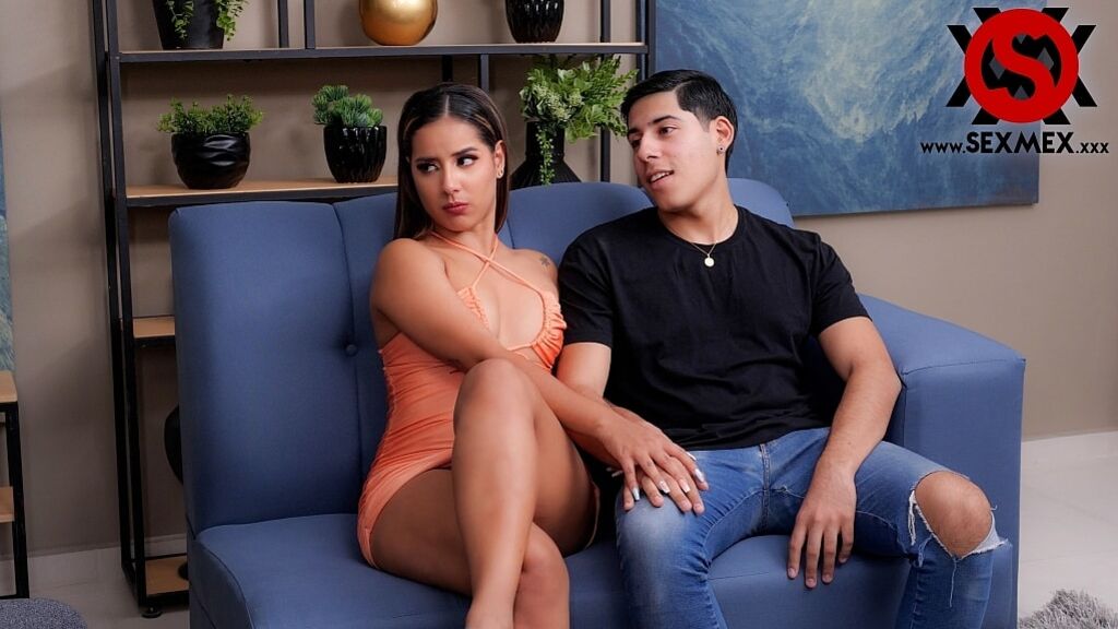 DIRTY OLD MAN FUCKS A YOUNG LATINA . NATALIA GARCÍA
