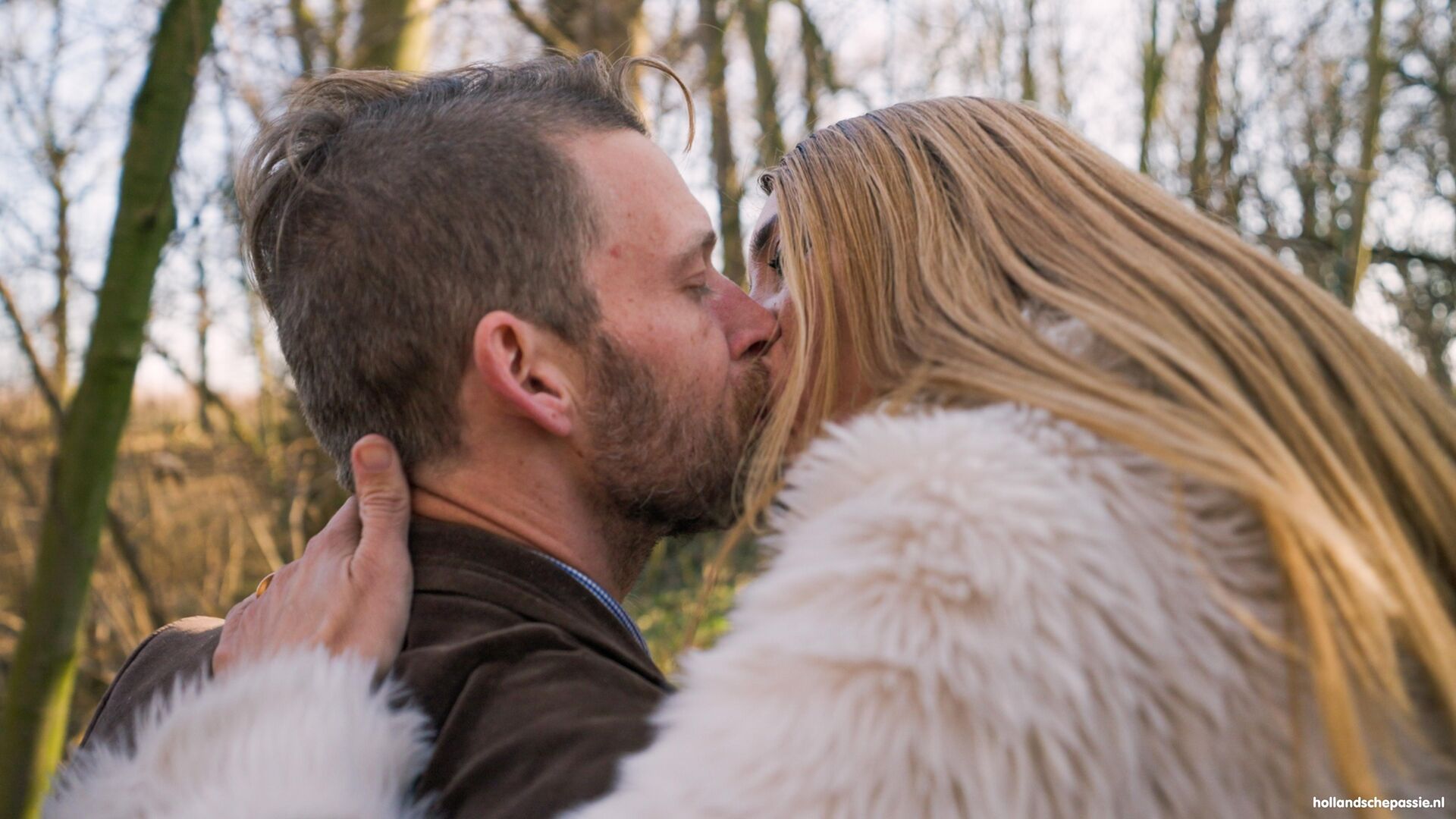 Stiekem avontuurtje in het bos
