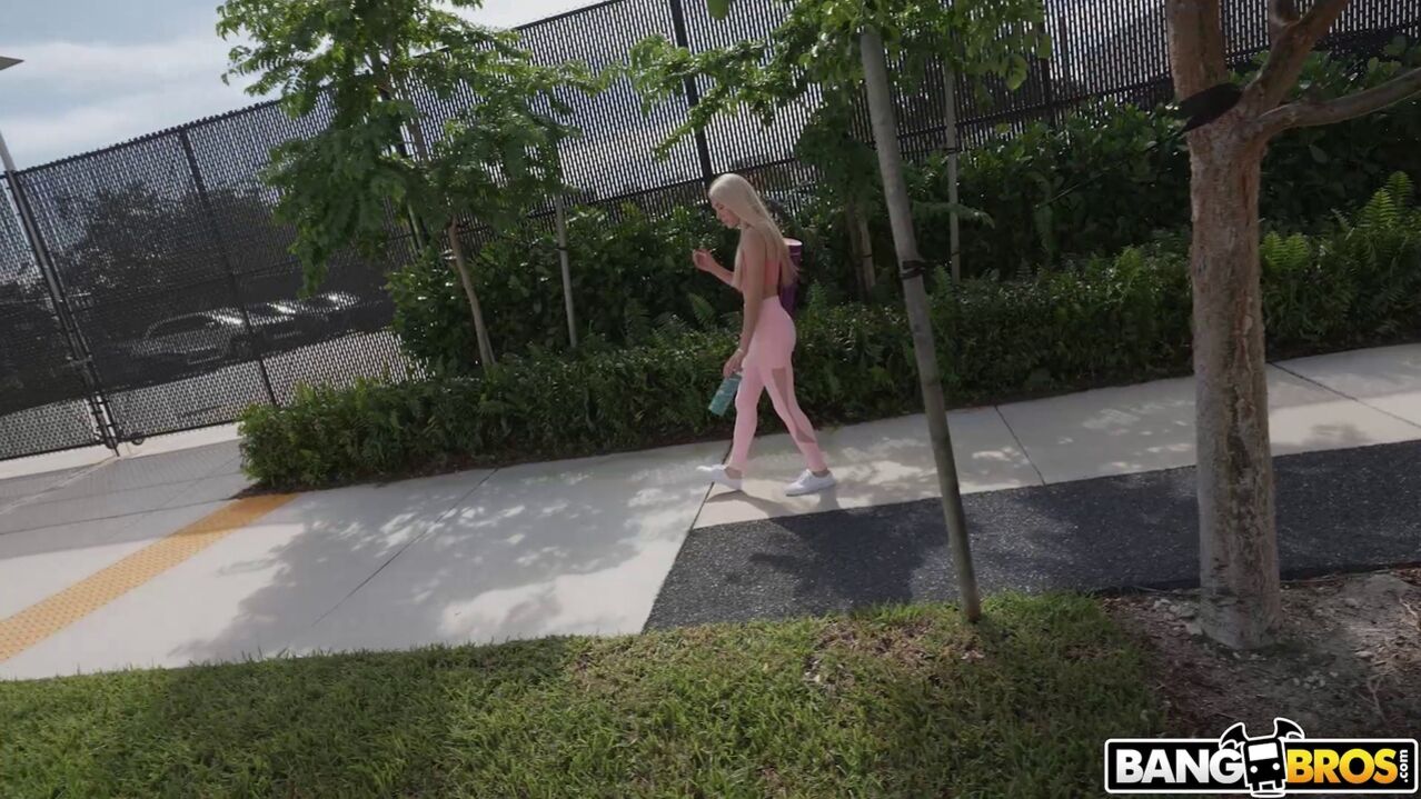 Hot Yoga Student Banged in Bus