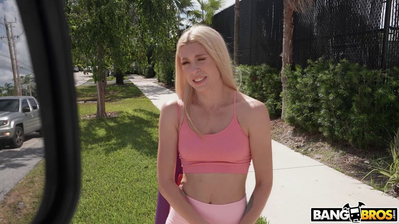 Hot Yoga Student Banged in Bus