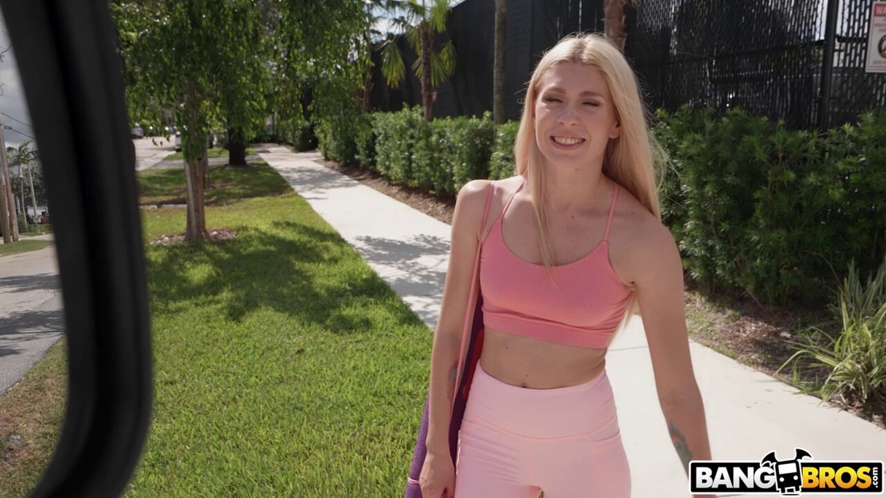 Hot Yoga Student Banged in Bus