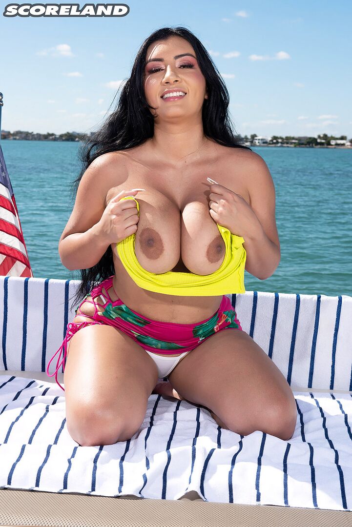 A DAY ON THE BAY WITH SELENA ADAMS