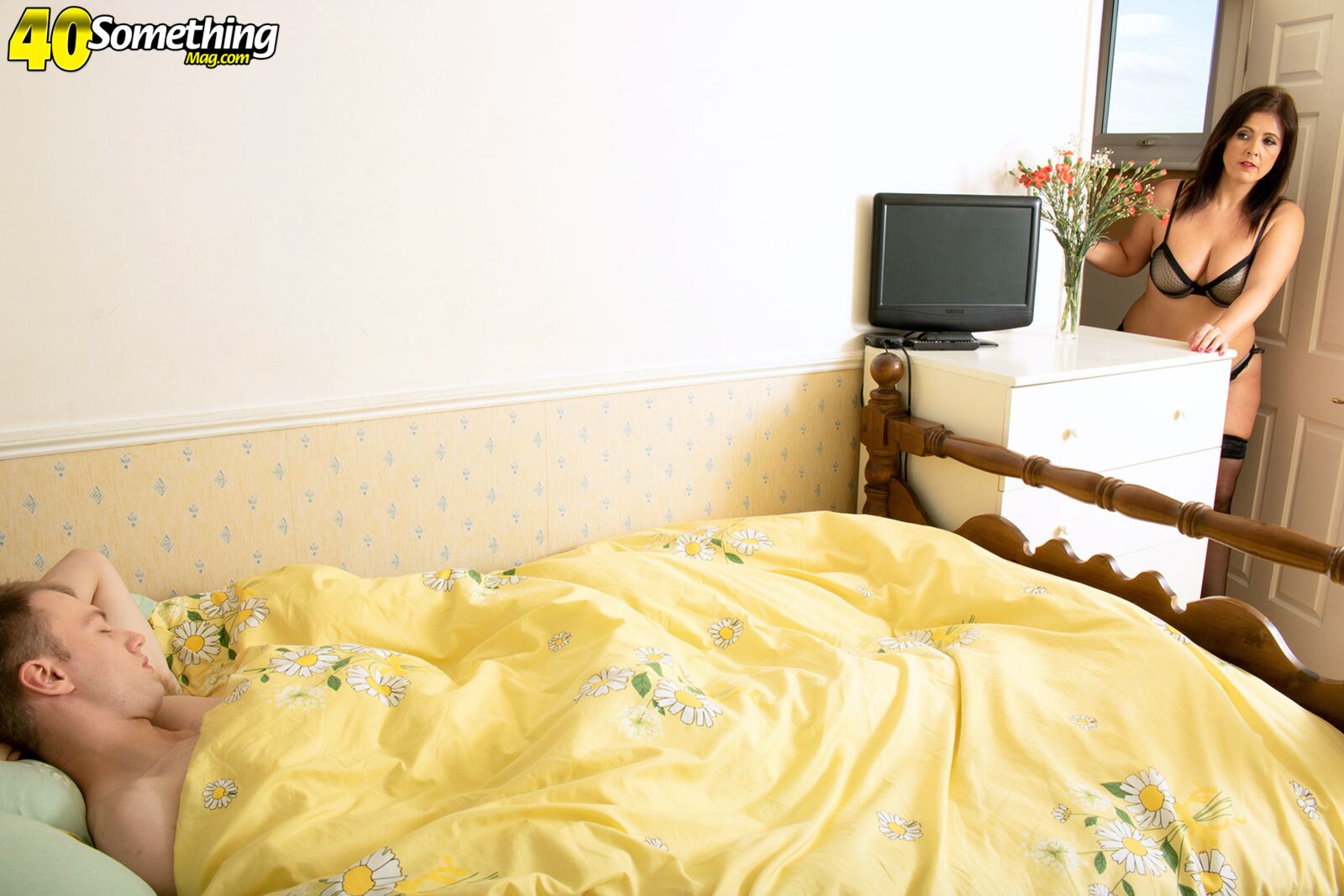 Spanish divorcee Montse sucks and fucks her step-son