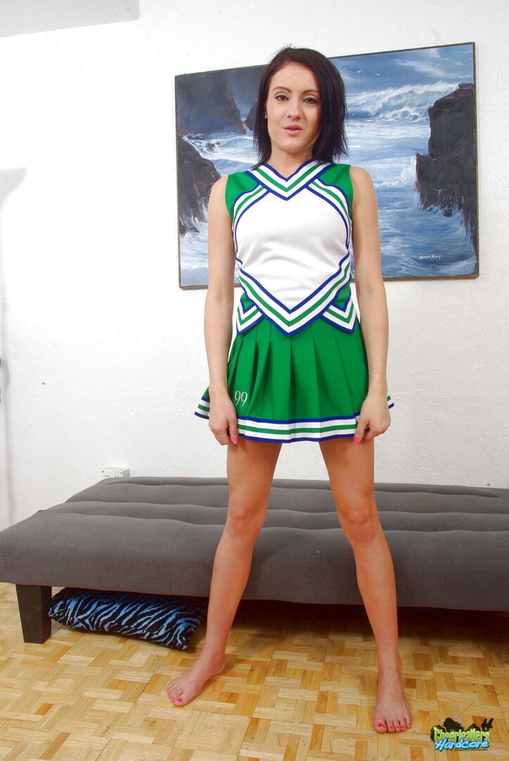 Cheerleader goes on all fours