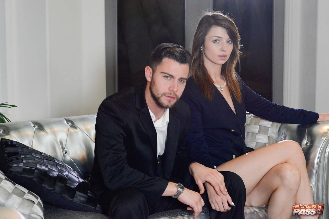Aspen rides a dick on the sofa