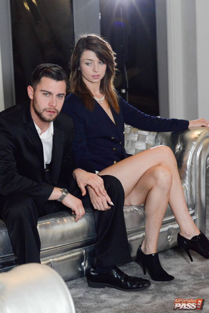 Aspen rides a dick on the sofa