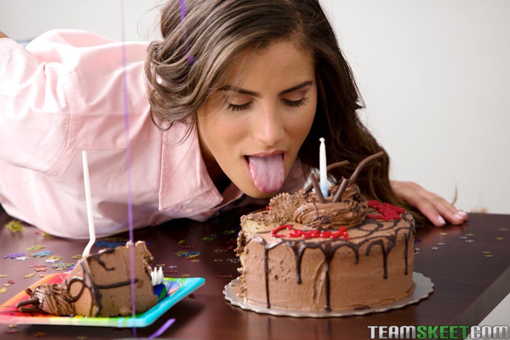 Cum Open Your Gift, Coach!