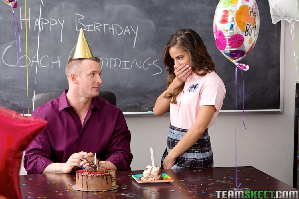 Cum Open Your Gift, Coach!