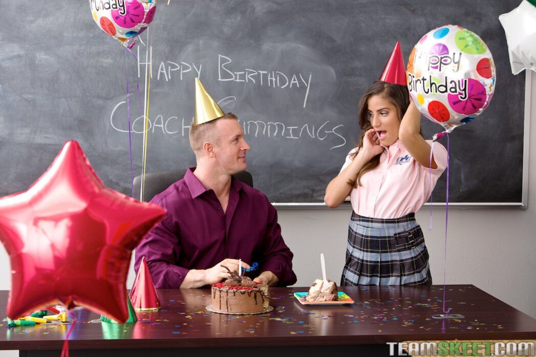 Cum Open Your Gift, Coach!