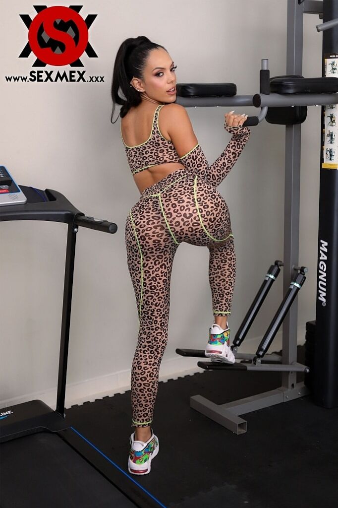 STEPSISTER FUCKS STEPBROTHER AT THE GYM . KATRINA MORENO