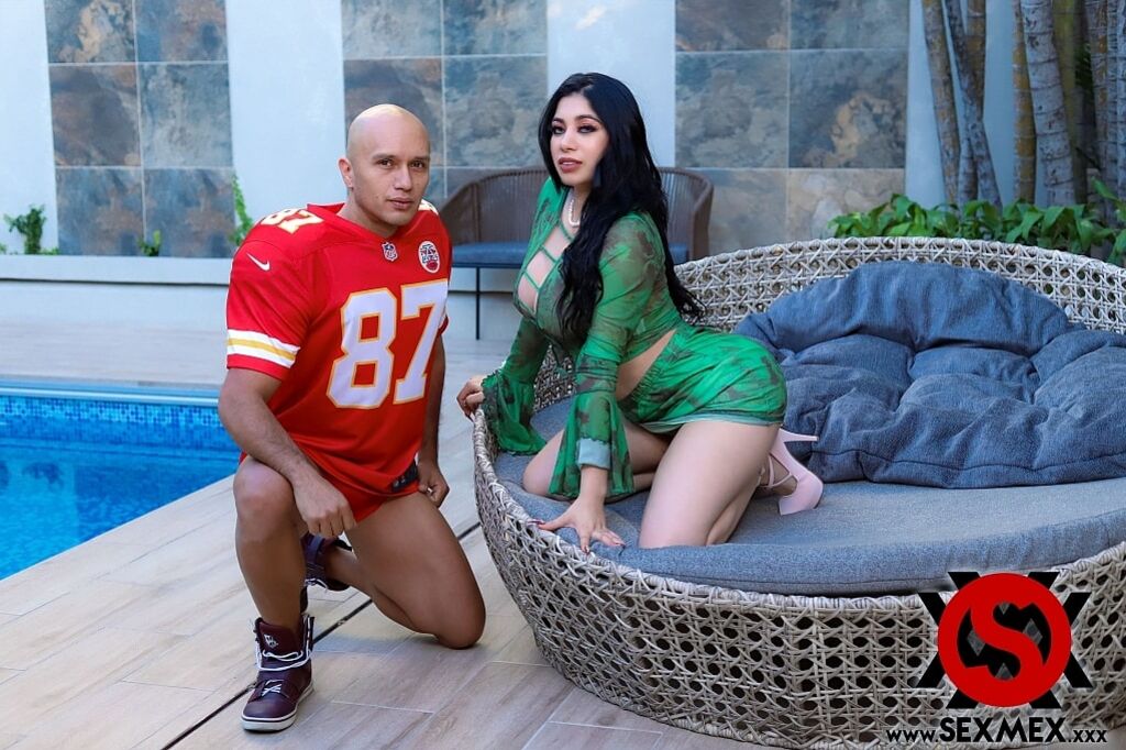 SEXY AND NAUGHTY STEPSISTER - SUPERBOWL SPECIAL . GISELLE MONTES