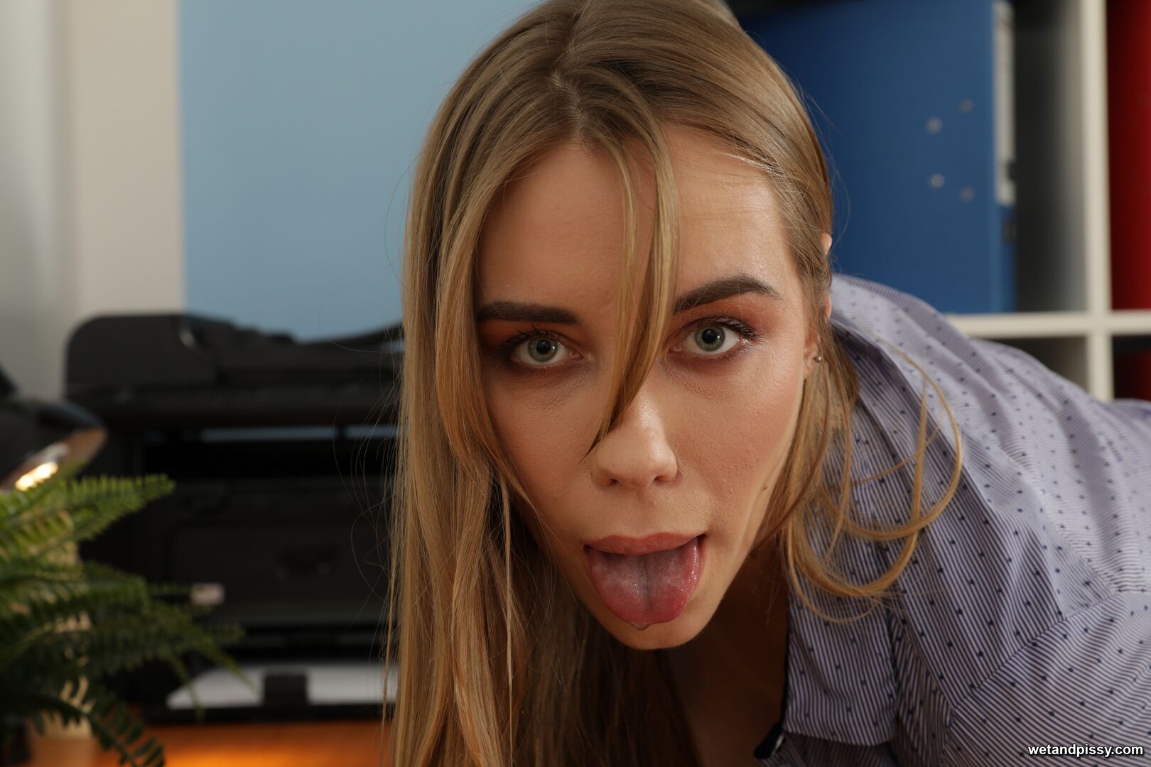 RYANA — SOAKING SECRETARY