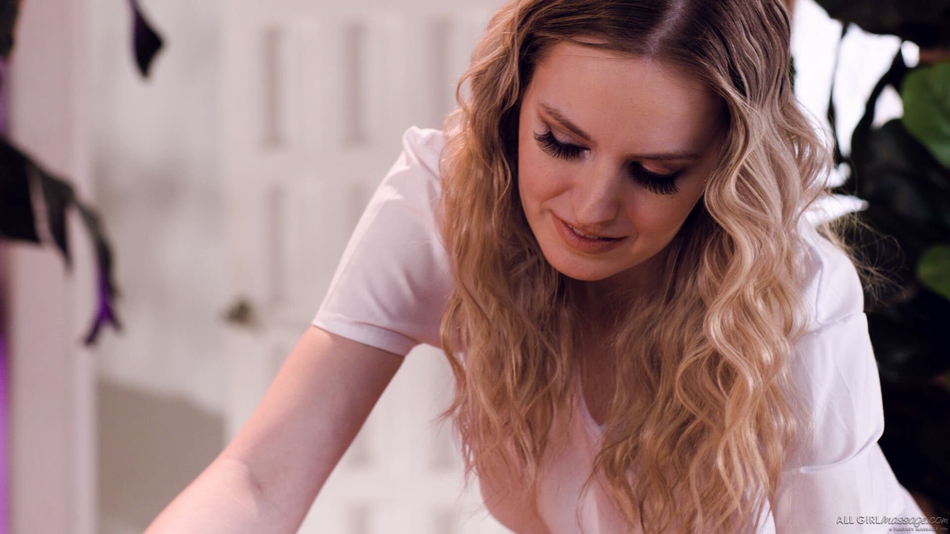 Housewife Needing Bolstering