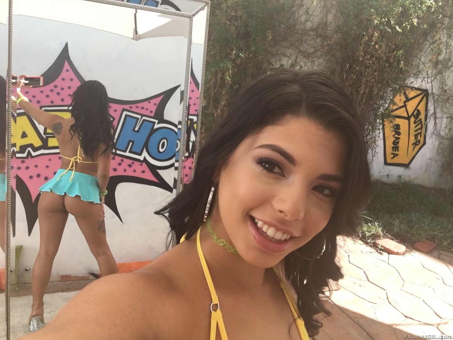 19YOS SHARE ANAL THREESOME, ENEMA FUN!