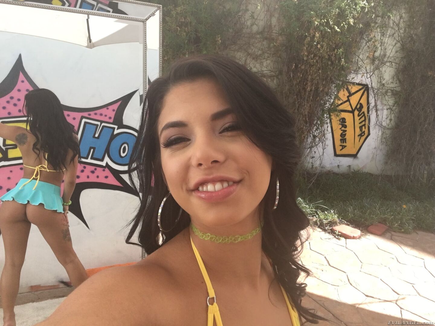 19YOS SHARE ANAL THREESOME, ENEMA FUN!