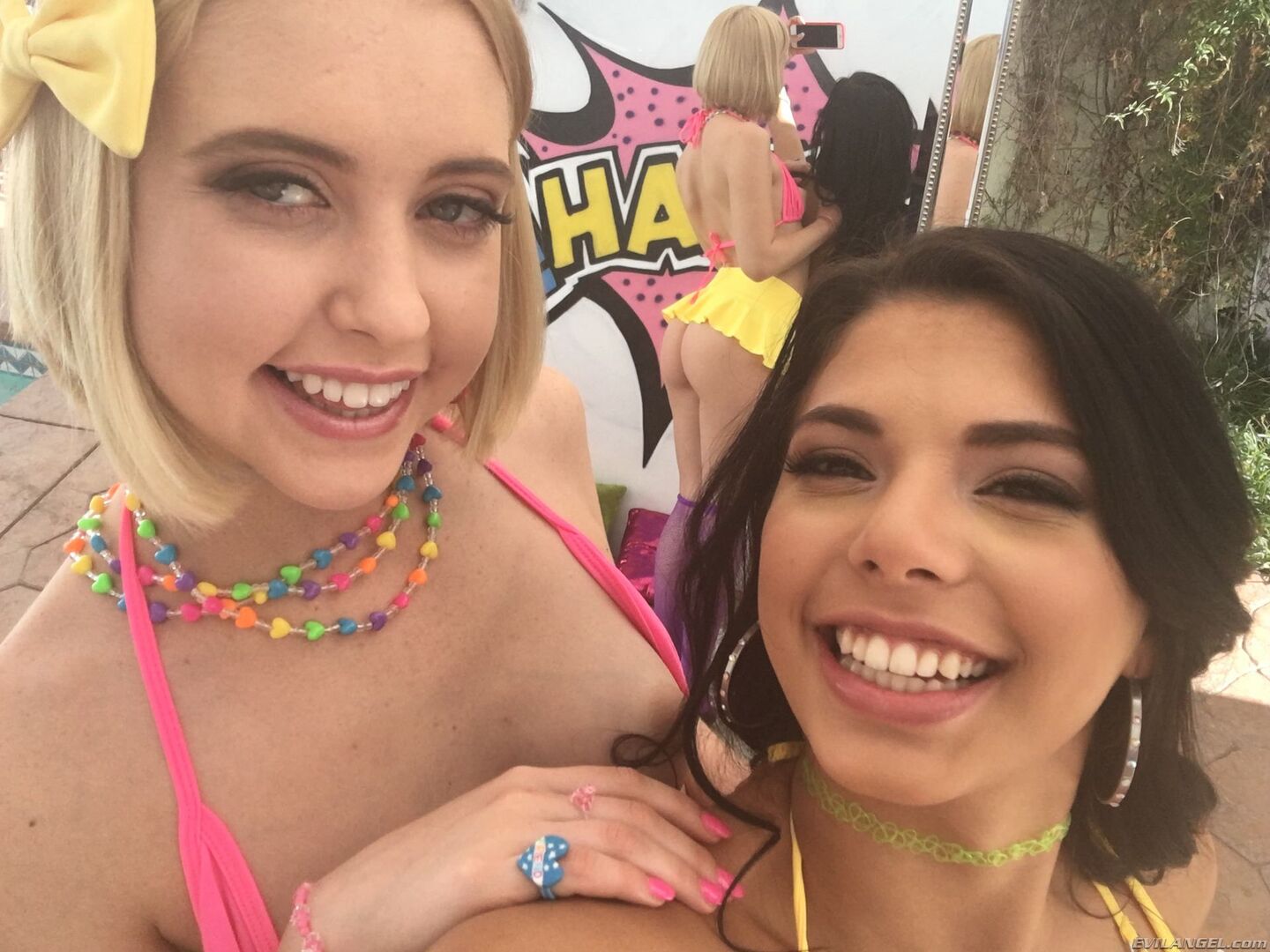19YOS SHARE ANAL THREESOME, ENEMA FUN!
