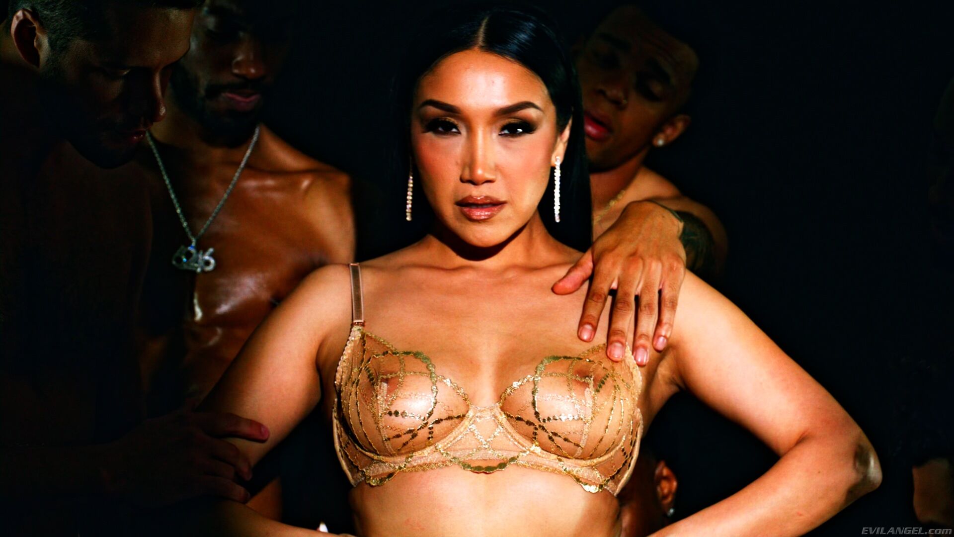 VICKI CHASE NINFOMANA Sc.5 Gangbang