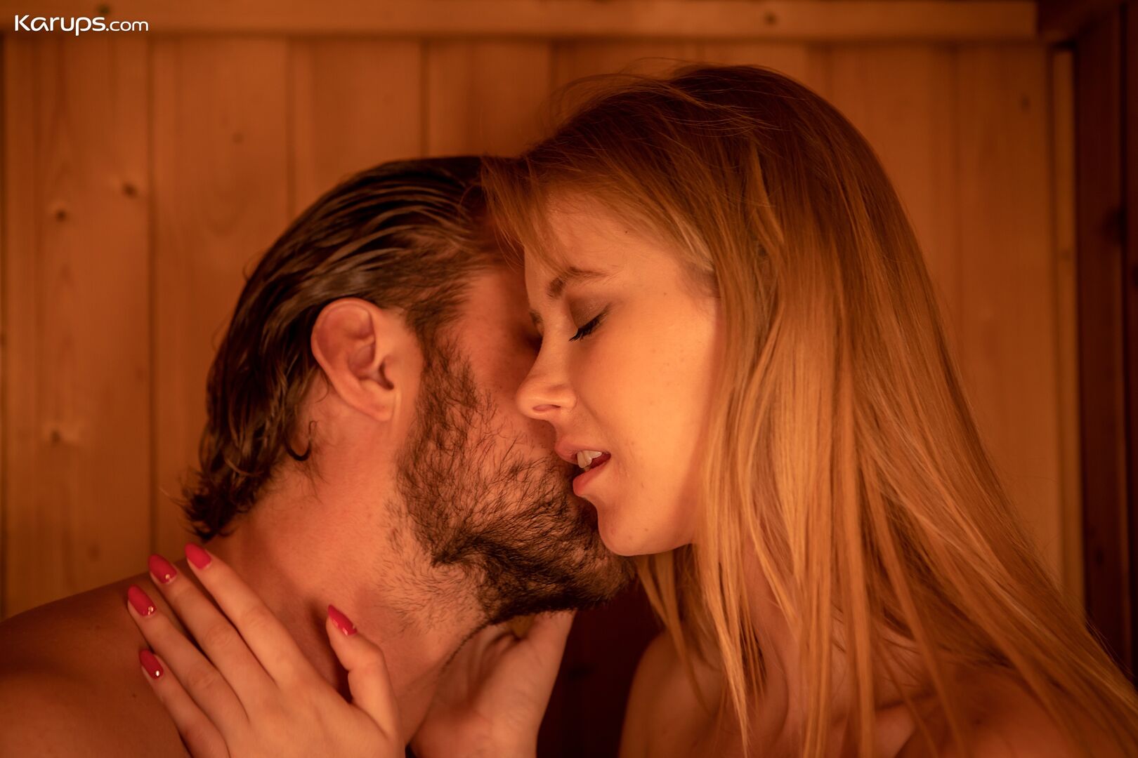 SAUNA SUCK SLUT
