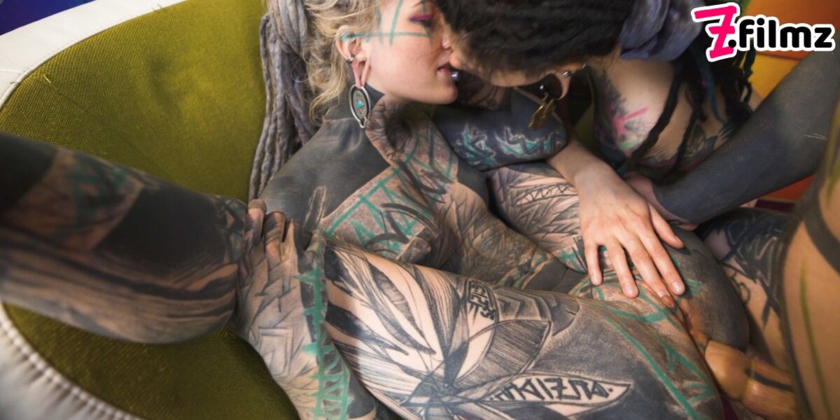 Alternative TEEN Threesome with ANAL Gapes and FACIAL Cumshot