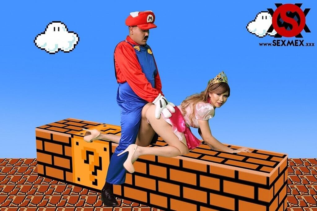 SUPER MARIO PORNO . ESMERALDA DUARTE AND KARI CACHONDA