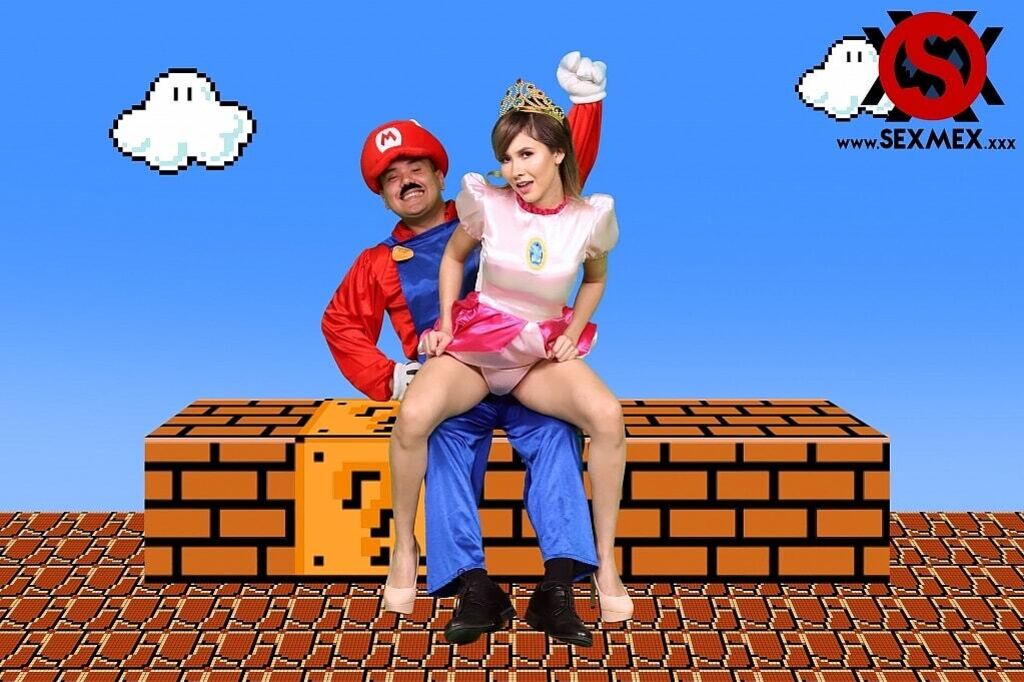 SUPER MARIO PORNO . ESMERALDA DUARTE AND KARI CACHONDA