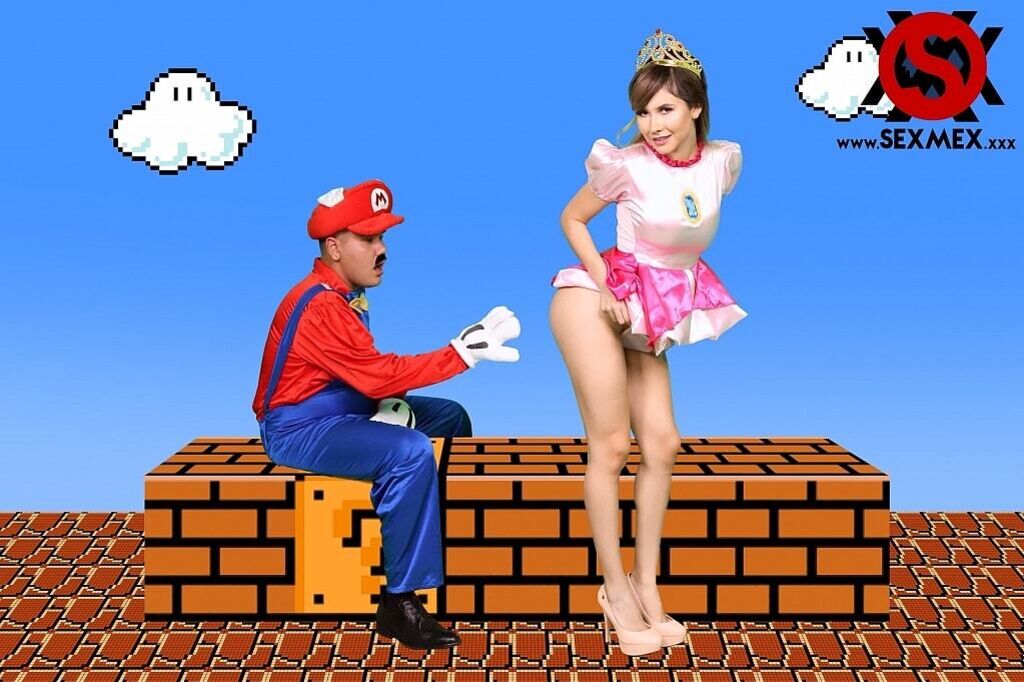 SUPER MARIO PORNO . ESMERALDA DUARTE AND KARI CACHONDA
