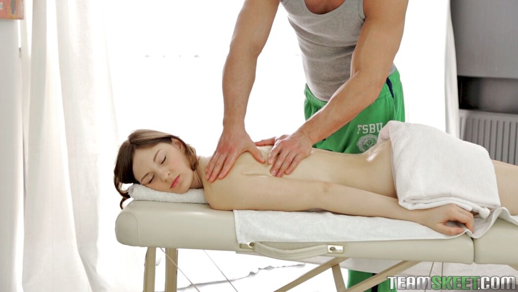 Her 1st Pussy Rub