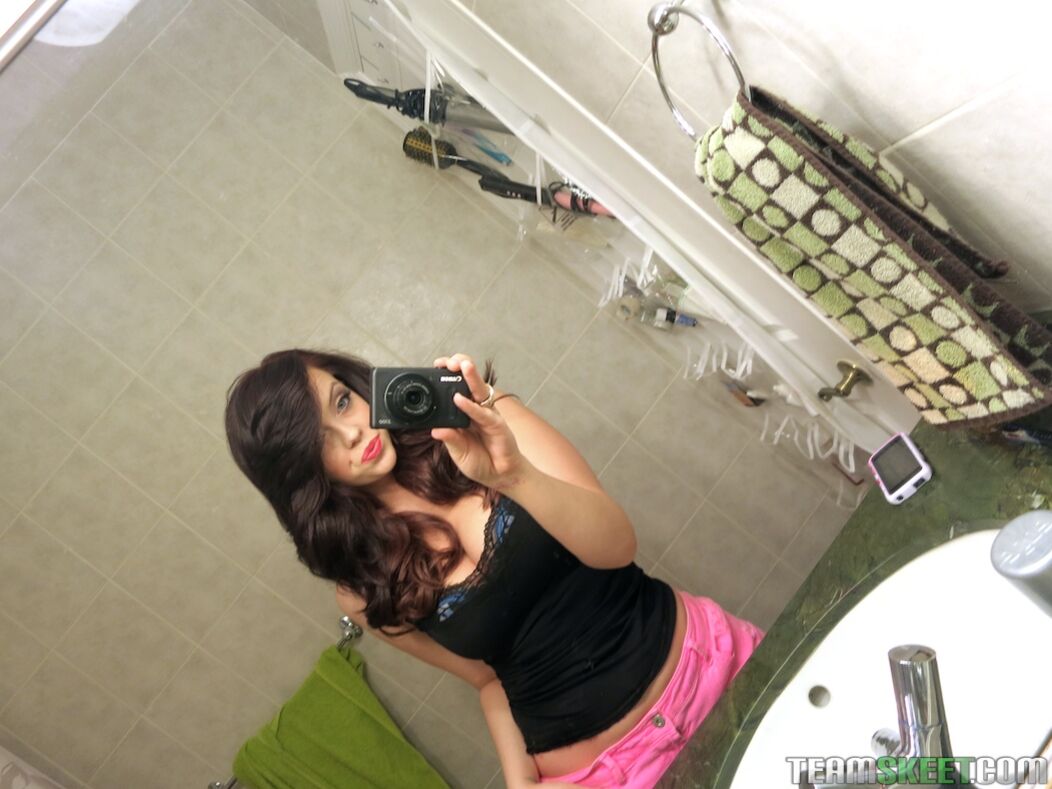 Thick 19 Yr old gets fucked