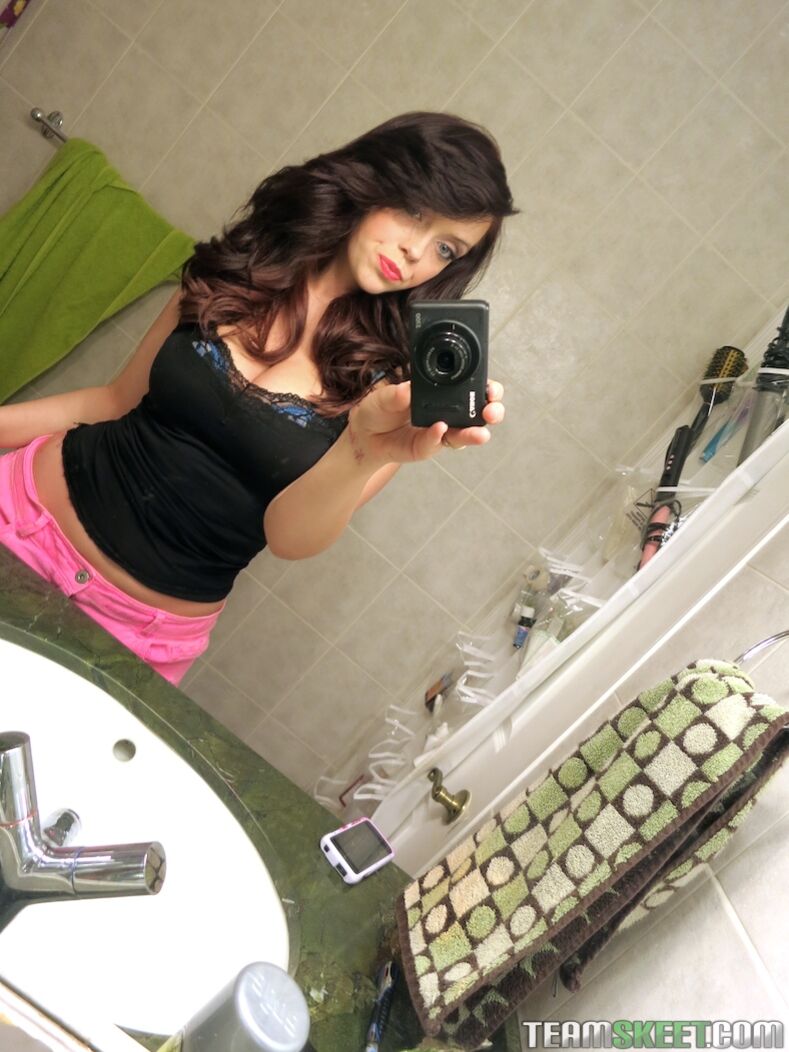 Thick 19 Yr old gets fucked