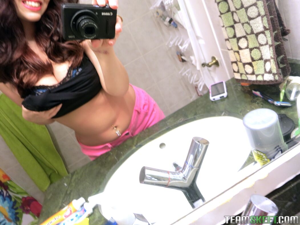 Thick 19 Yr old gets fucked