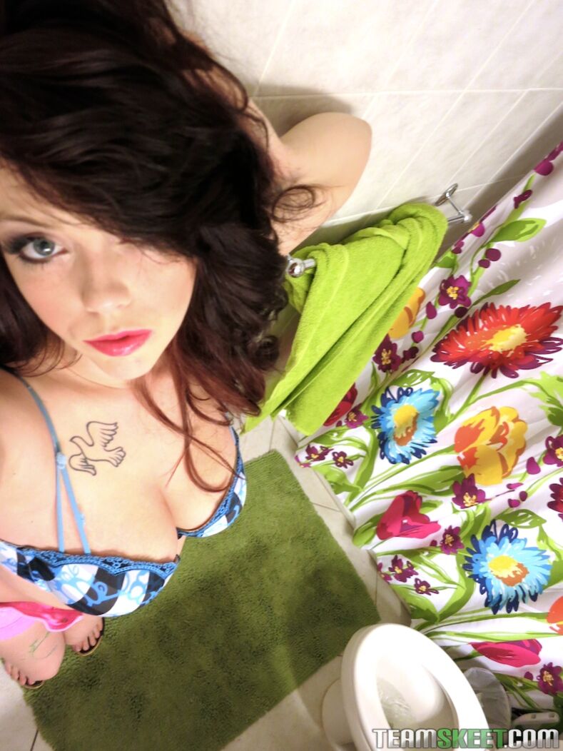 Thick 19 Yr old gets fucked