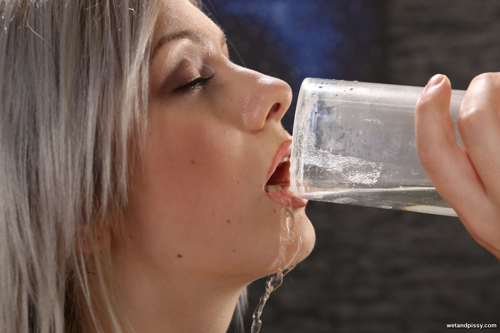 KATE FRESH — WHAT A SQUIRTING ORGASM
