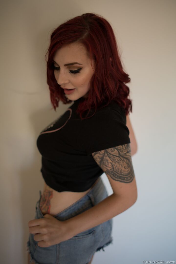 REDHEAD IVY'S INTERRACIAL ANAL REAMING