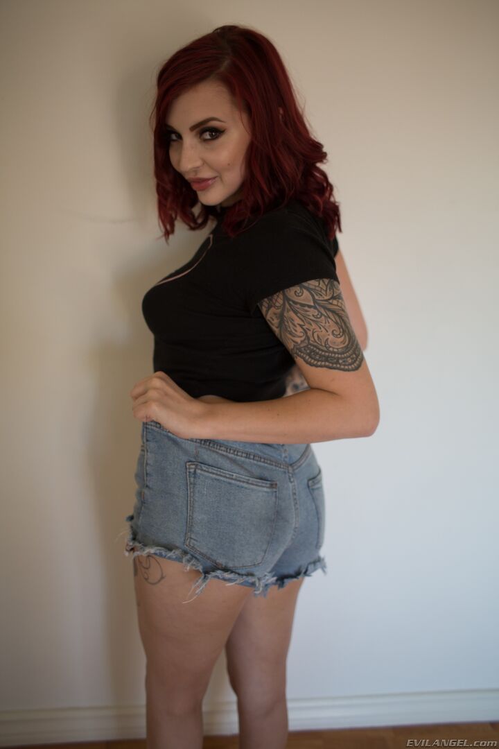 REDHEAD IVY'S INTERRACIAL ANAL REAMING