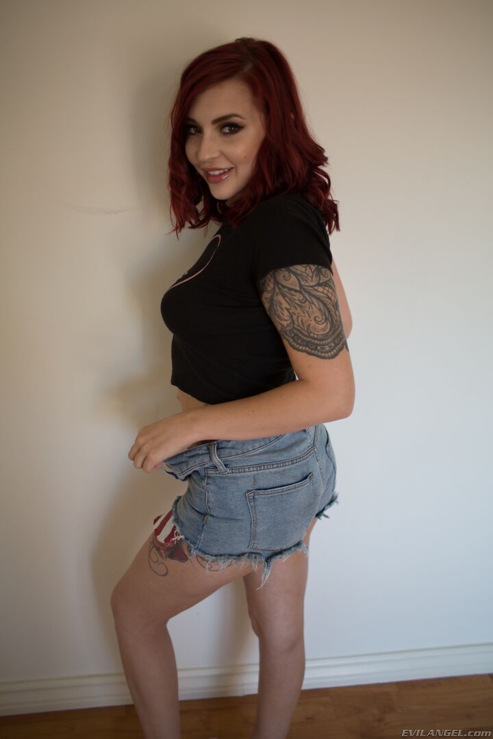 REDHEAD IVY'S INTERRACIAL ANAL REAMING