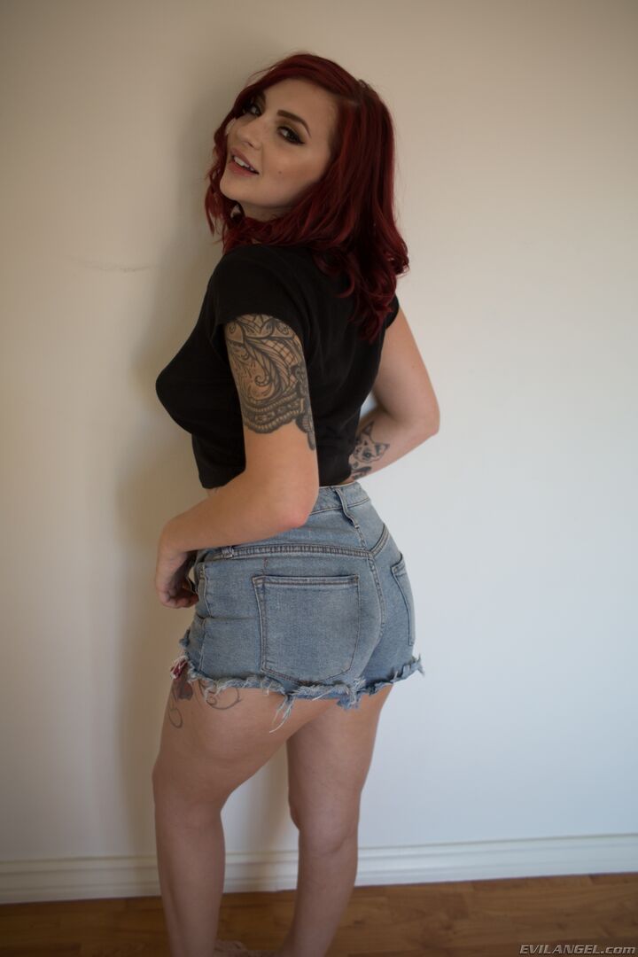 REDHEAD IVY'S INTERRACIAL ANAL REAMING