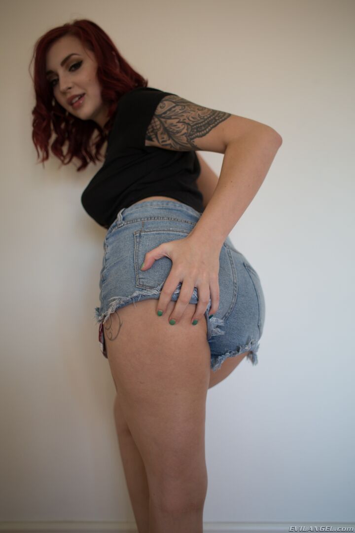 REDHEAD IVY'S INTERRACIAL ANAL REAMING