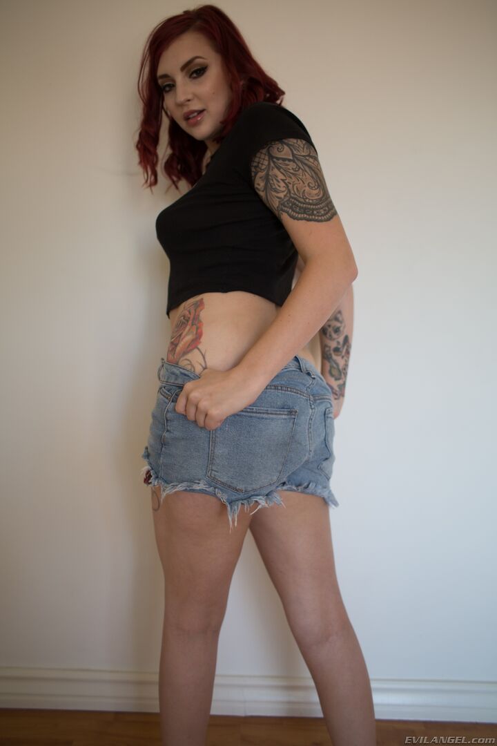 REDHEAD IVY'S INTERRACIAL ANAL REAMING