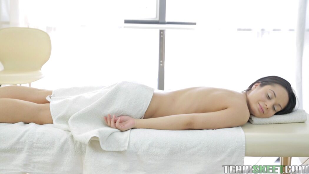 Beautiful Teen Loves Soothing Massage Fuck